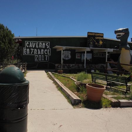 Grand Canyon Caverns Inn พีชสปริงส์ ภายนอก รูปภาพ