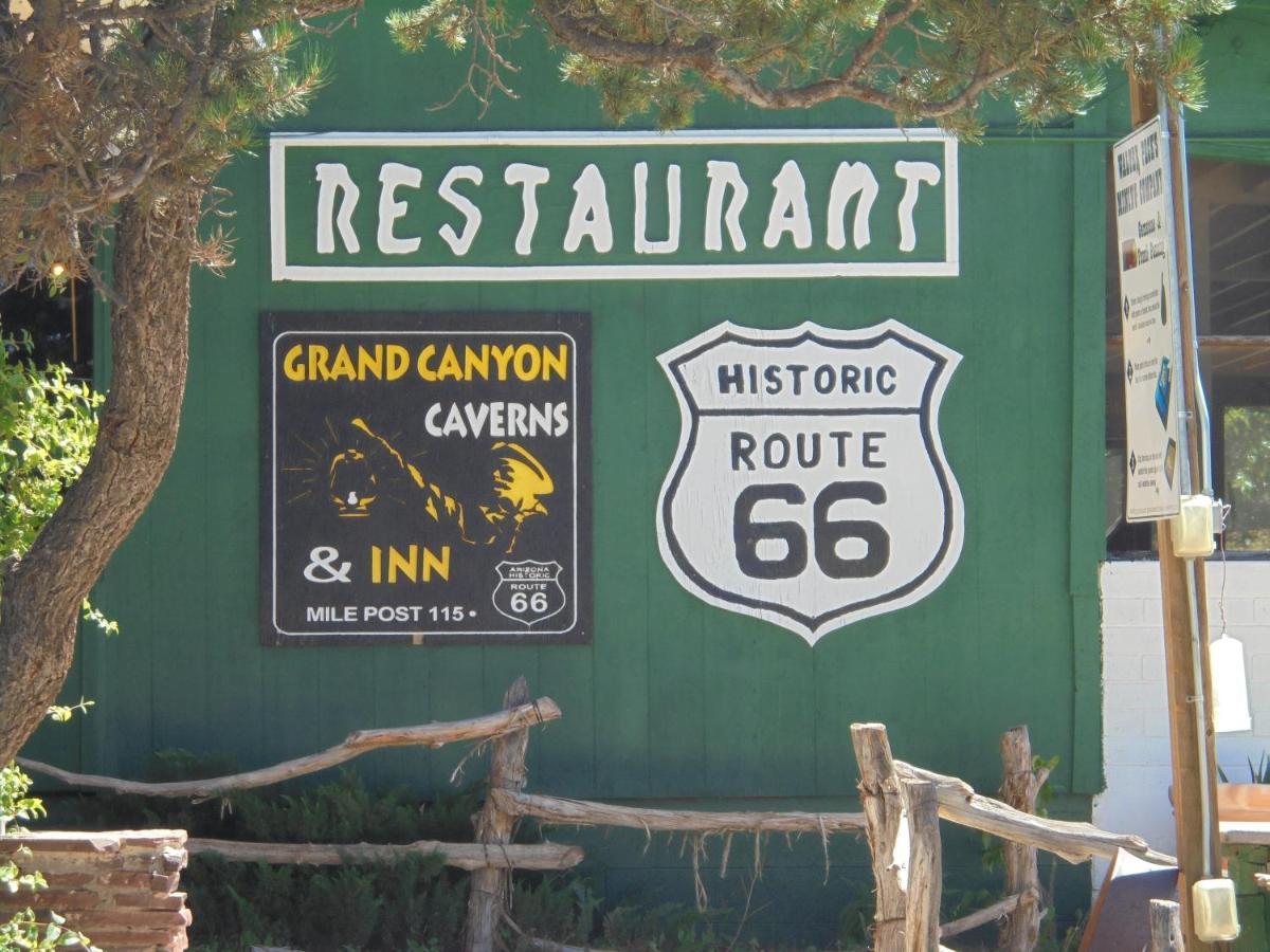 Grand Canyon Caverns Inn พีชสปริงส์ ภายนอก รูปภาพ