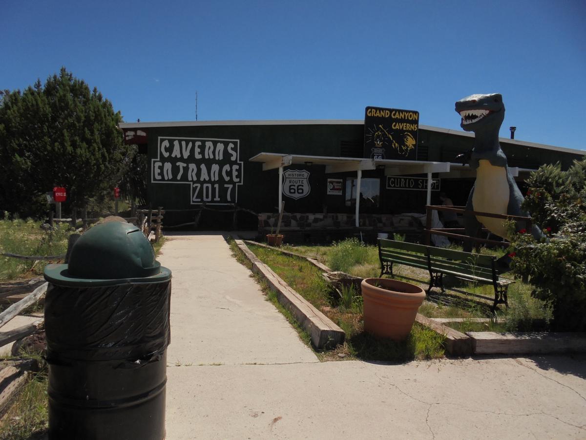 Grand Canyon Caverns Inn พีชสปริงส์ ภายนอก รูปภาพ