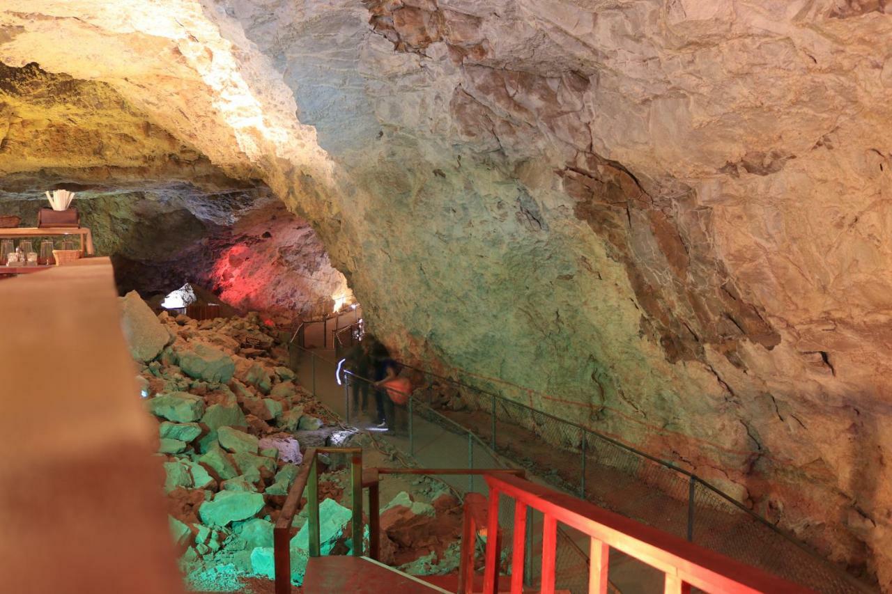 Grand Canyon Caverns Inn พีชสปริงส์ ภายนอก รูปภาพ